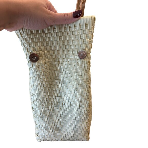 Women’s Woven Tote Wicker/Rattan Style Ivory Wooden Handle Med-large Chic Modern - Picture 4 of 8